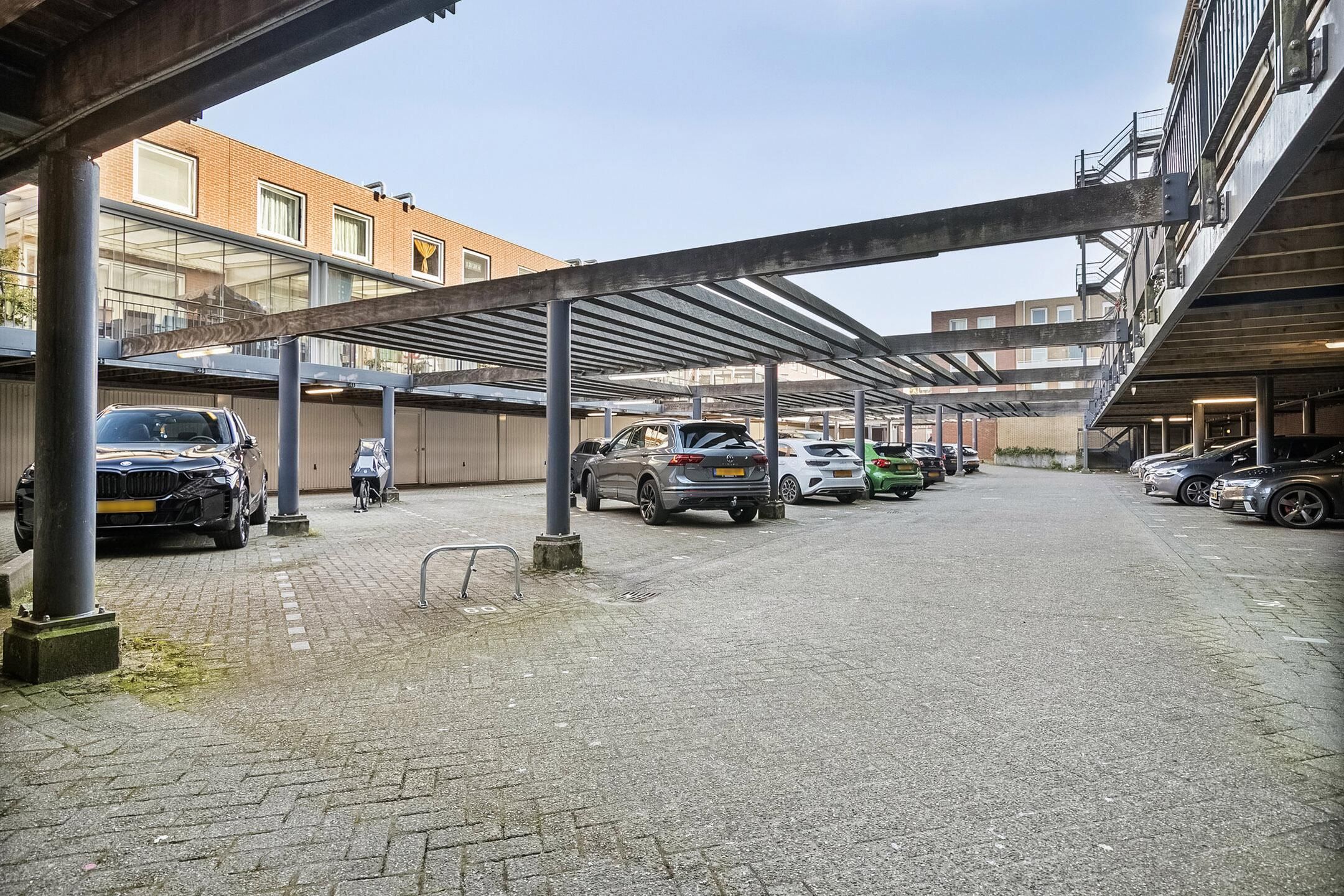 Photo 27 of Piet Paaltjensplein 60