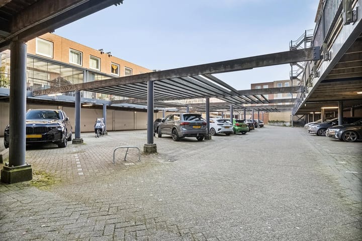 Foto 27 van Piet Paaltjensplein 60