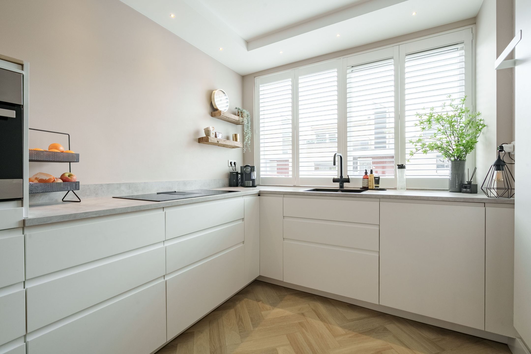 Photo 12 of Jan van Beershove 14