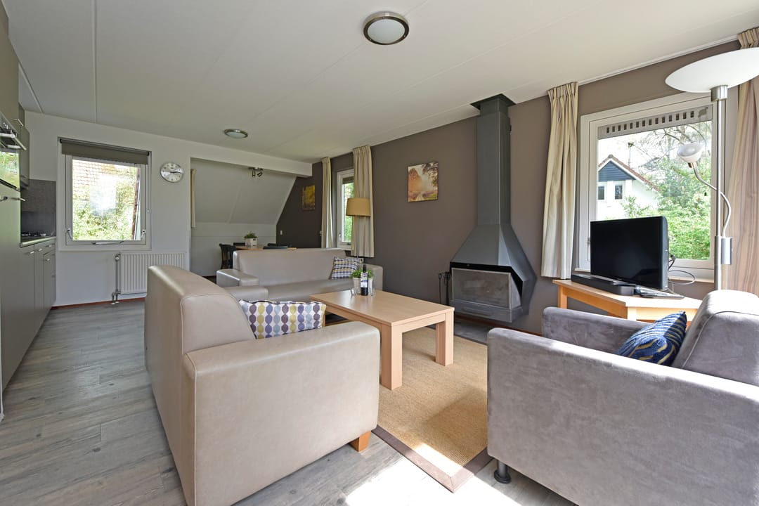 Foto 7 van Zwembadweg 1-077