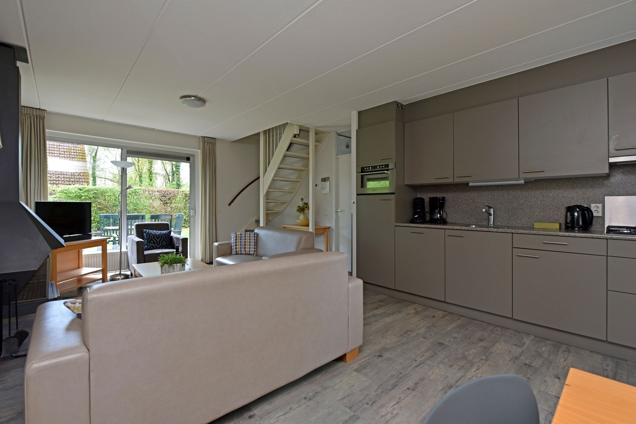 Foto 9 van Zwembadweg 1-077