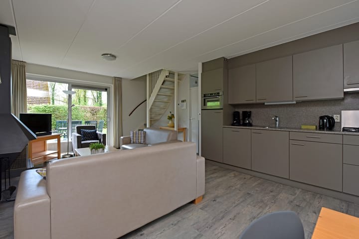 Photo 9 of Zwembadweg 1-077