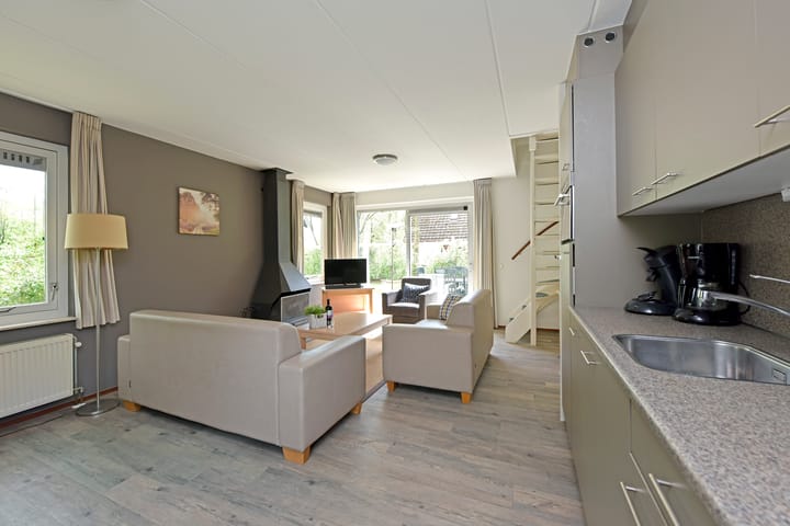 Photo 14 of Zwembadweg 1-077