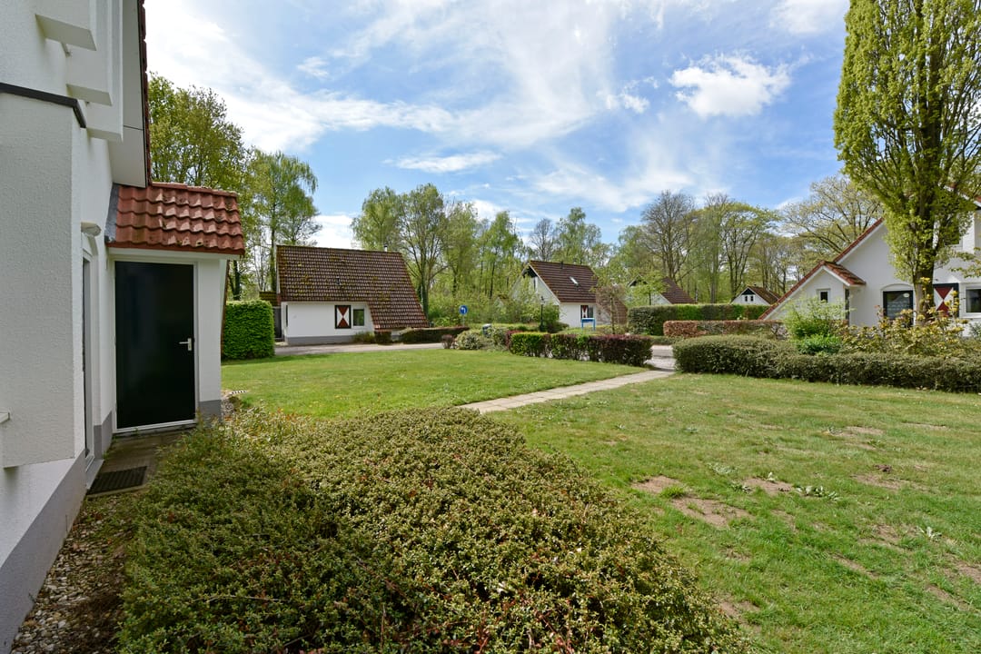 Foto 32 van Zwembadweg 1-077