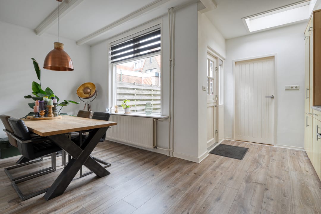 Photo 8 of Jan van Galenstraat 14