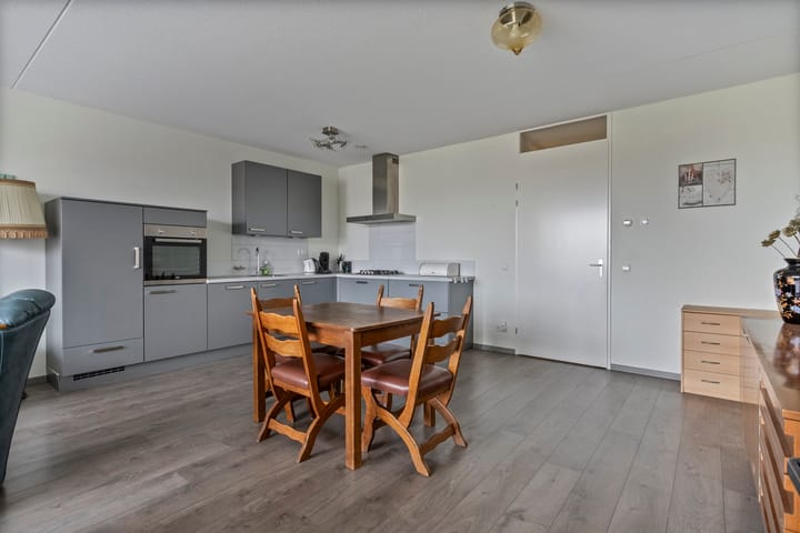 Foto 11 van Bloemenhof 61