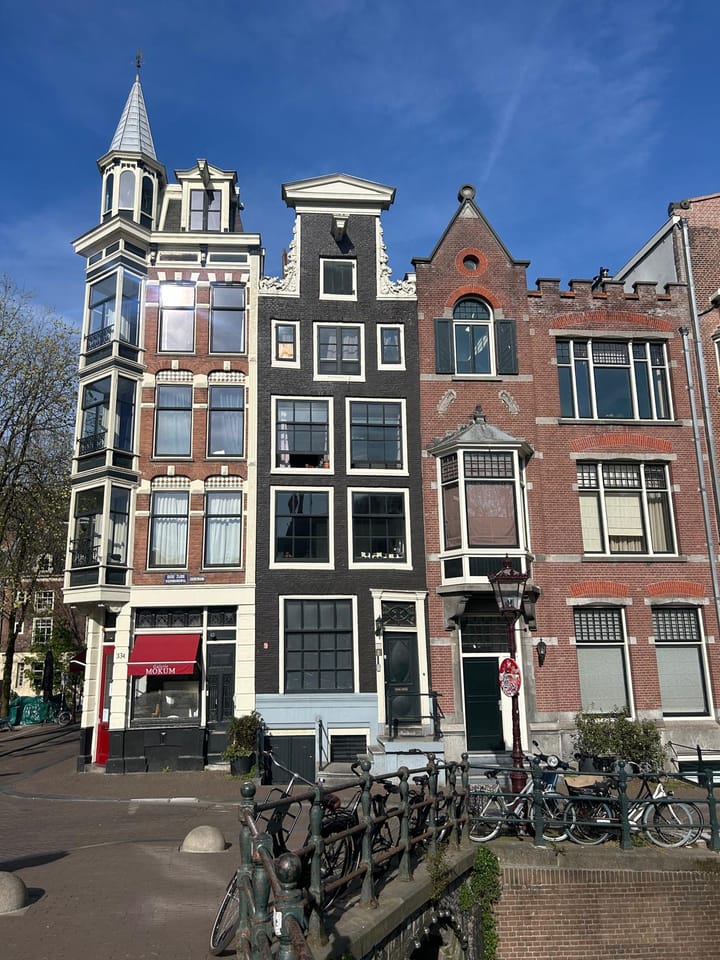 Oudezijds Voorburgwal 332