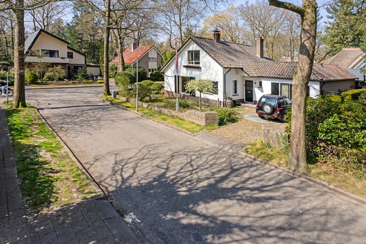 Foto 3 van Astridlaan 1