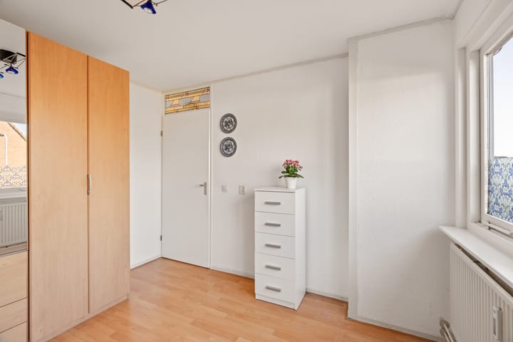 Photo 20 of Ferdinand Huyckburg 46