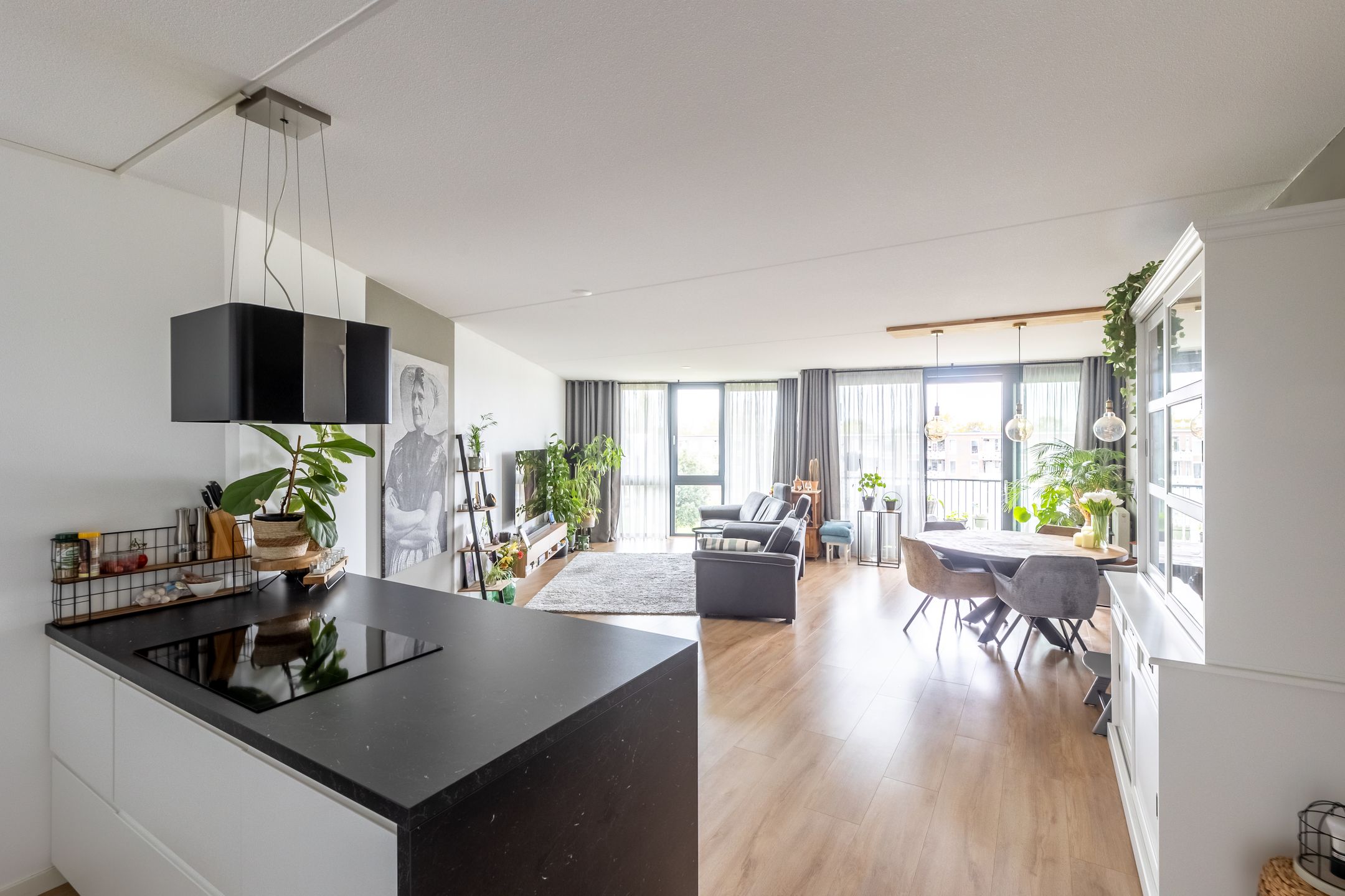 Foto 6 van Antoni Gaudipark 28