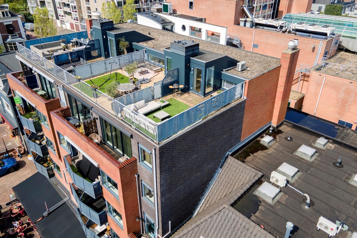 Photo 34 of J.G. Sandbrinkstraat 1-13