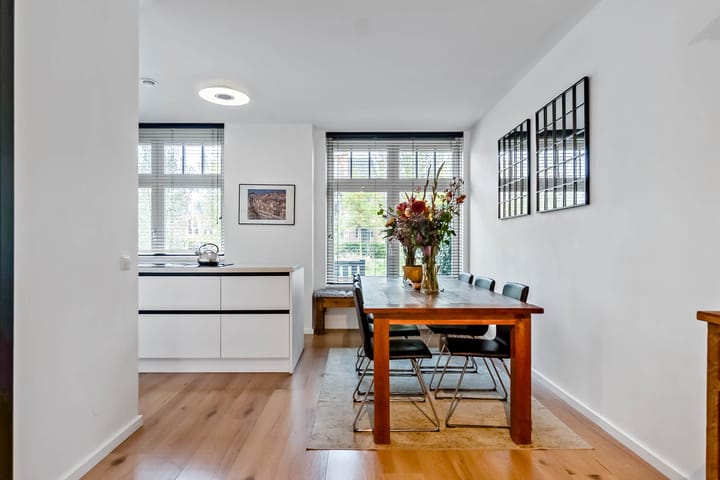 Foto 25 van Thomas Mannsingel 23