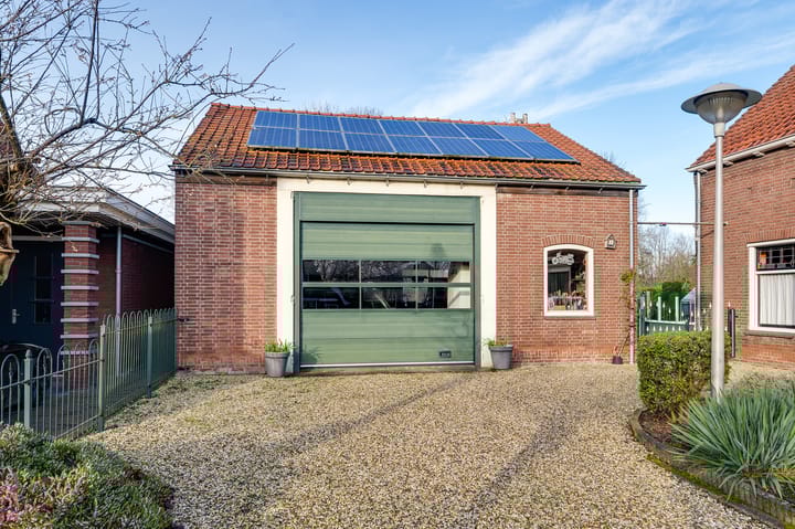 Photo 31 of Voorstraat 30