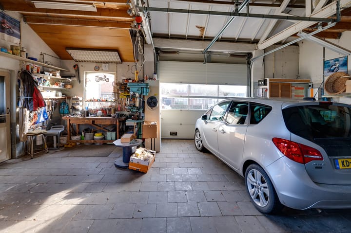 Photo 33 of Voorstraat 30