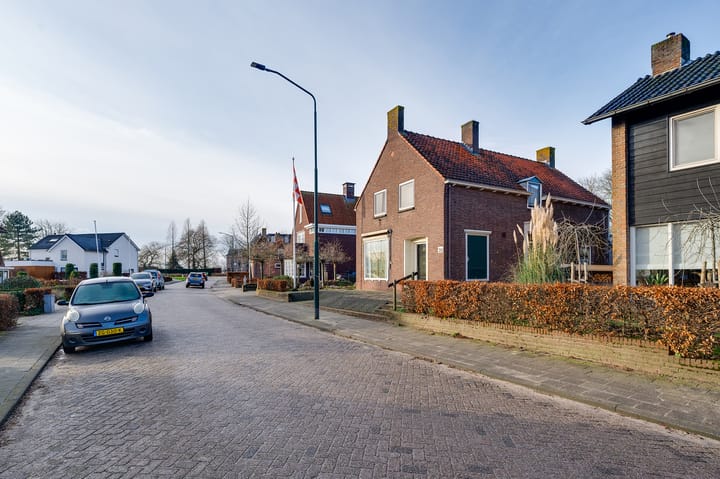 Photo 35 of Voorstraat 30