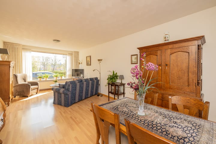 Foto 16 van Carillonstraat 4