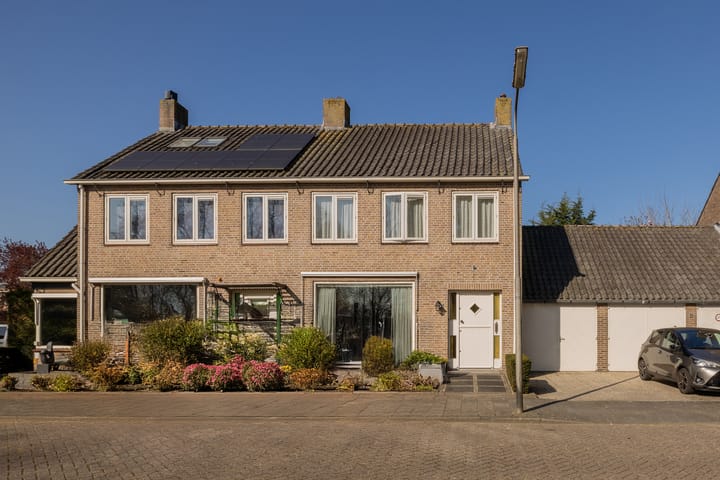 Foto 49 van Carillonstraat 4