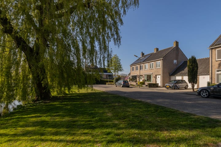 Foto 56 van Carillonstraat 4