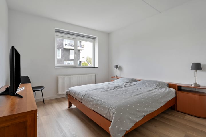 Foto 23 van Weegbree 30