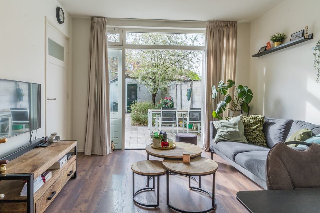 Photo 2 of Petrus Loosjesstraat 6