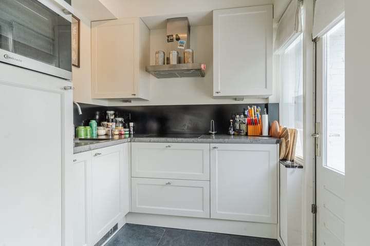 Photo 8 of Petrus Loosjesstraat 6