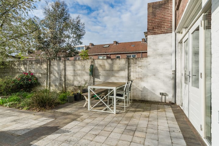 Photo 20 of Petrus Loosjesstraat 6