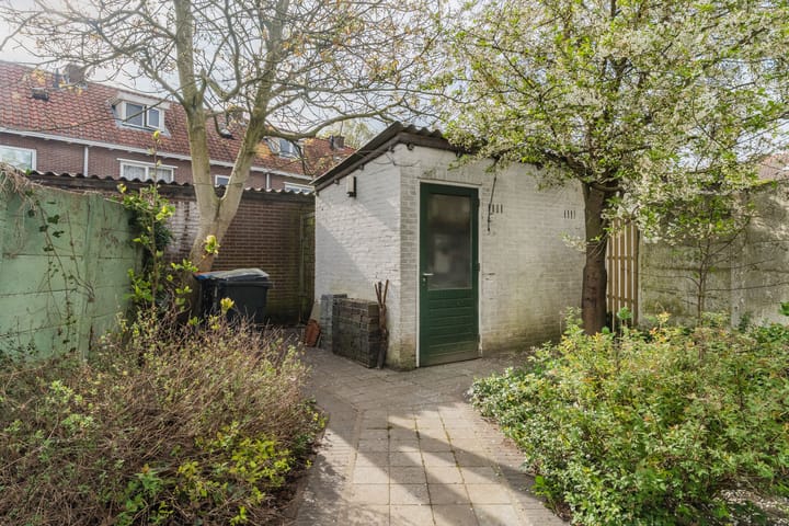 Photo 21 of Petrus Loosjesstraat 6