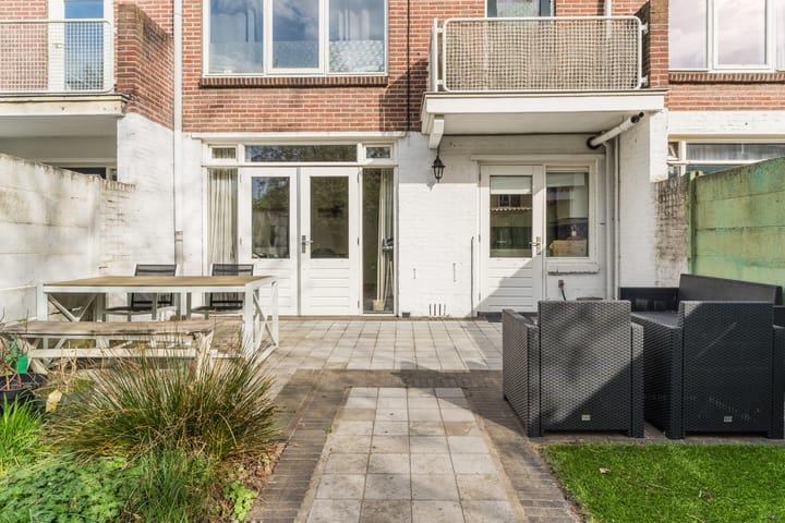 Photo 23 of Petrus Loosjesstraat 6