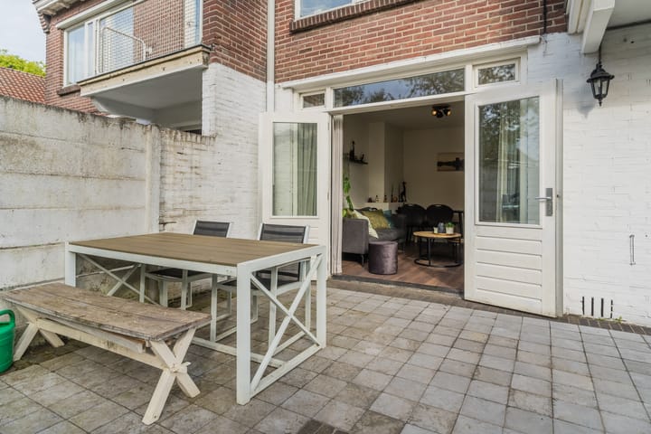 Photo 24 of Petrus Loosjesstraat 6