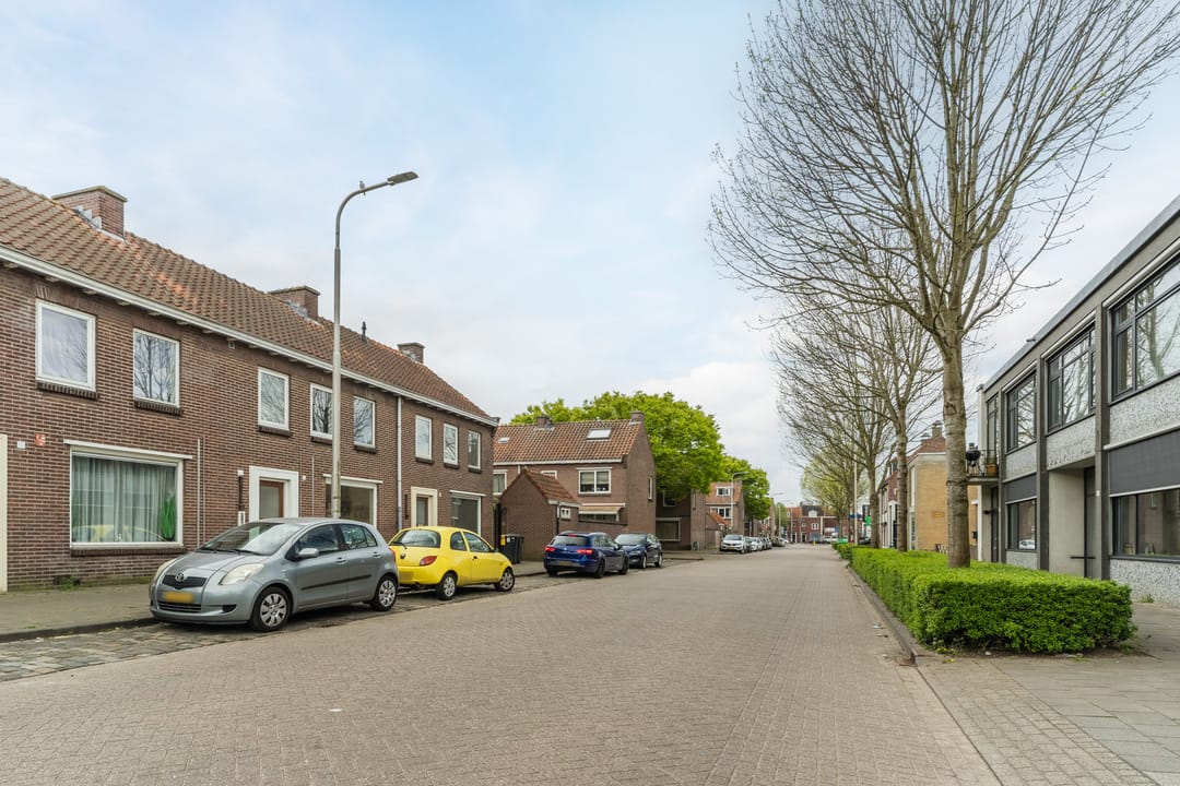 Photo 26 of Petrus Loosjesstraat 6