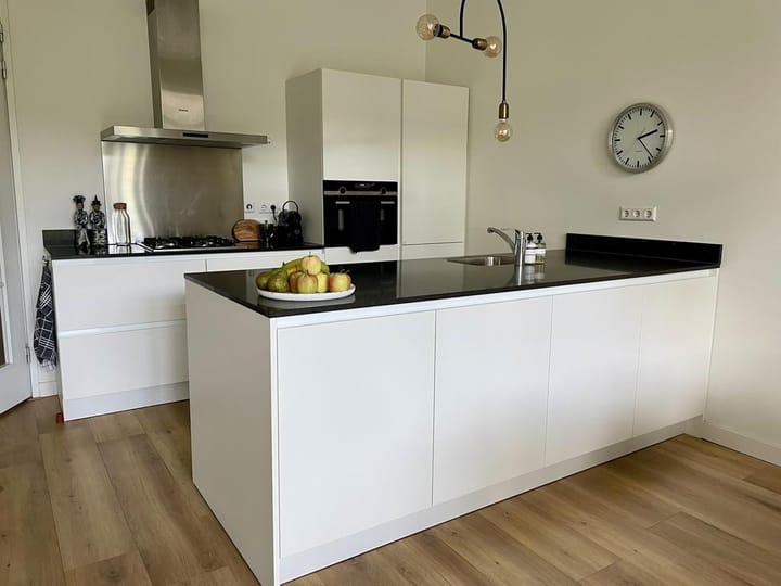 Photo 4 of Breitnerstraat 84-C