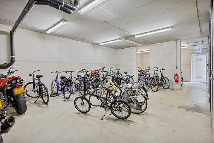 Foto 18 van Hoofdweg 854-M