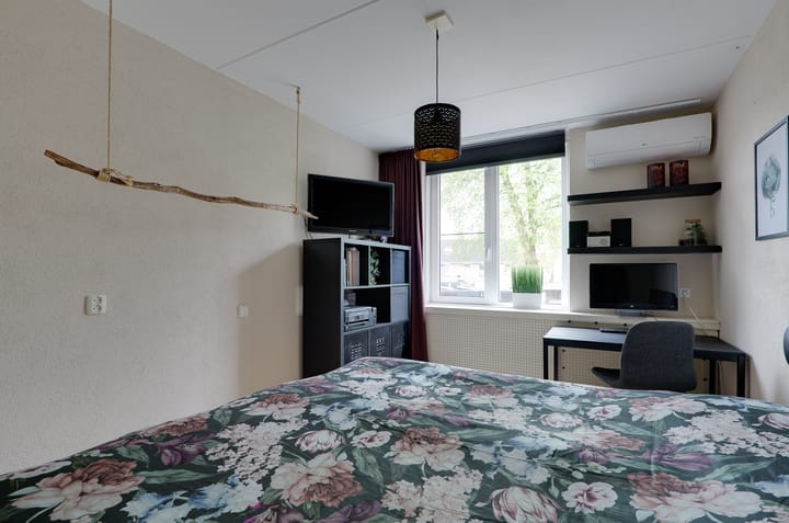 Foto 21 van Middenbree 19