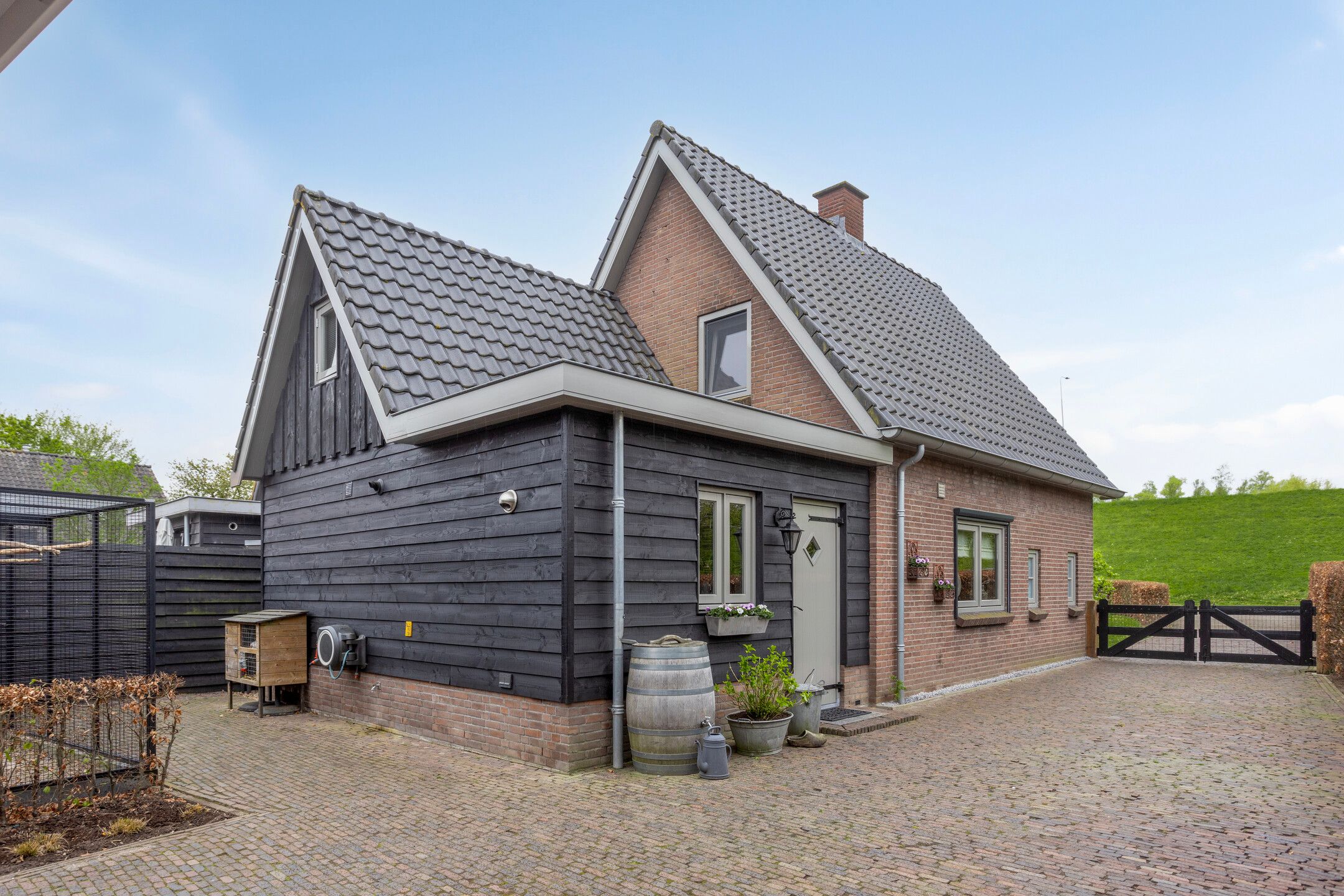 Photo 3 of Waalbandijk 77