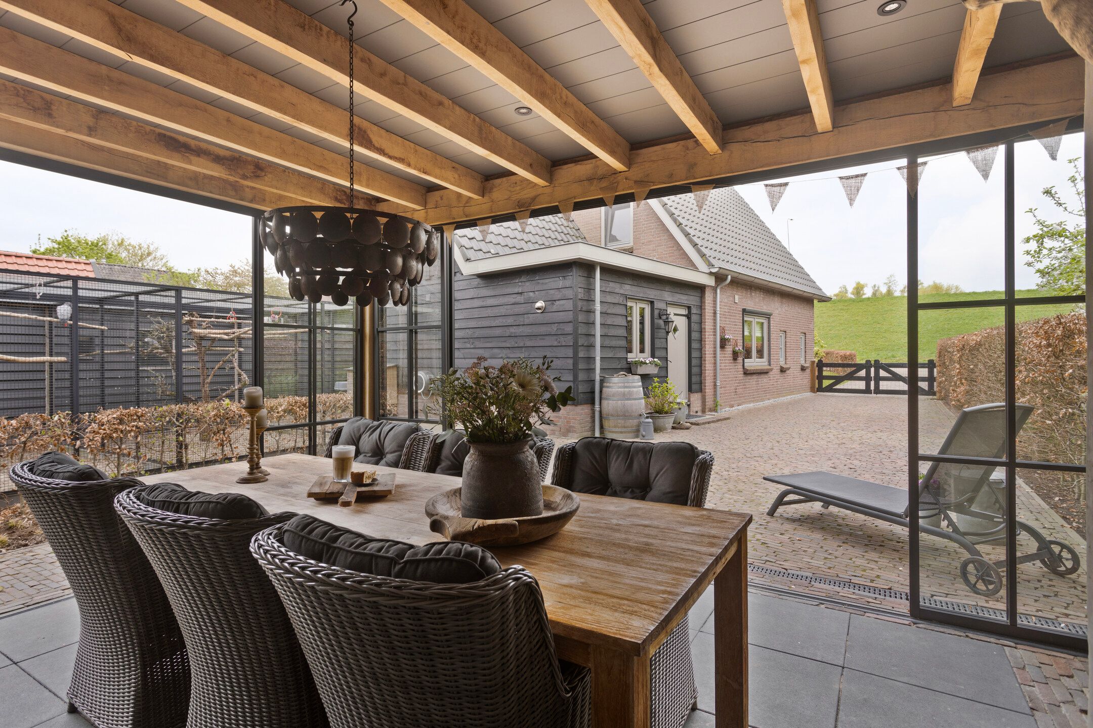 Photo 39 of Waalbandijk 77