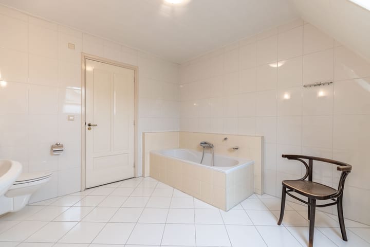 Foto 42 van Bredaseweg 11