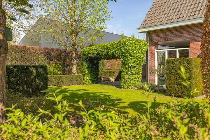 Foto 56 van Bredaseweg 11