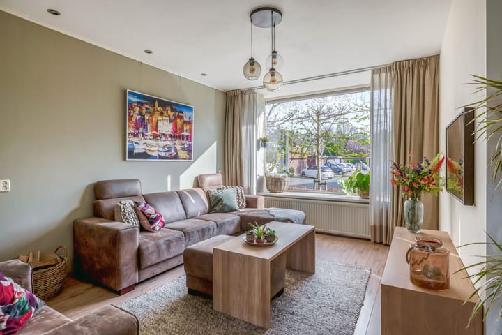 Foto 2 van Weegbree 10