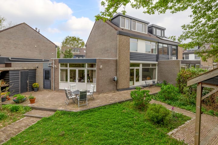 Foto 2 van Pluim-es 98