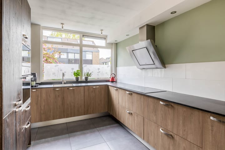 Foto 3 van Pluim-es 98