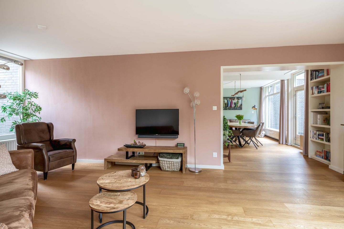 Foto 5 van Pluim-es 98