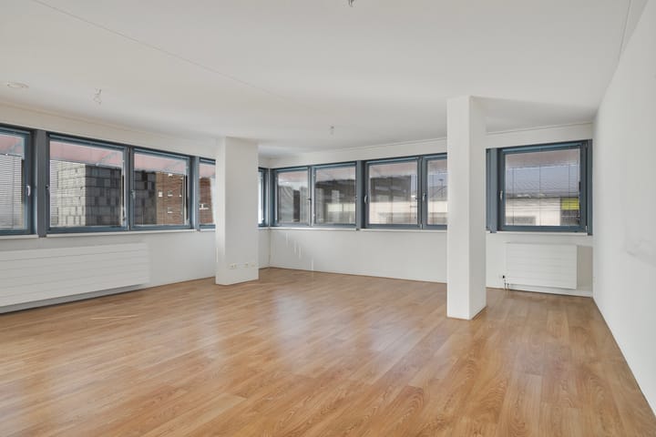 Photo 14 of Esplanade 11