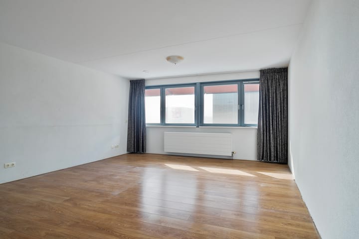 Photo 15 of Esplanade 11