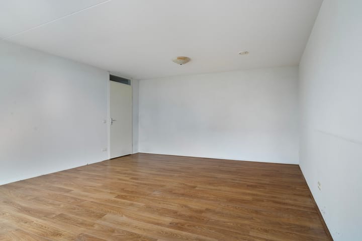 Photo 16 of Esplanade 11