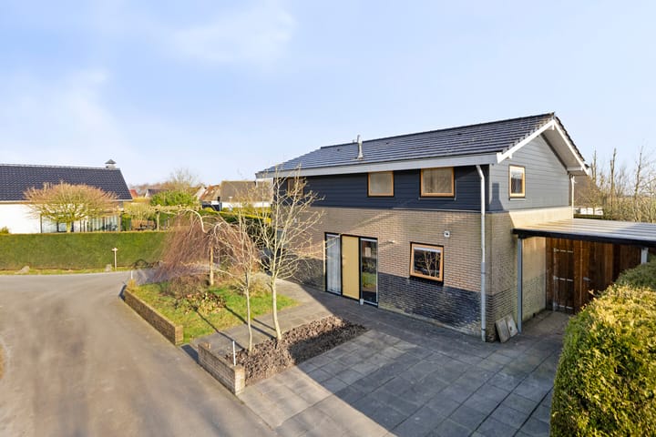 Photo 2 of Bargereed 52