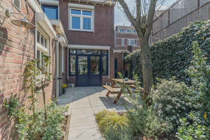 Foto 46 van Molenstraat 2