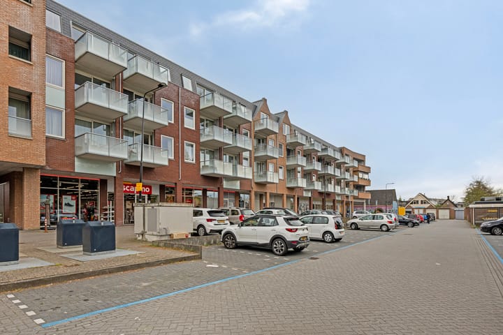 Foto 8 van Middenweg 259-B