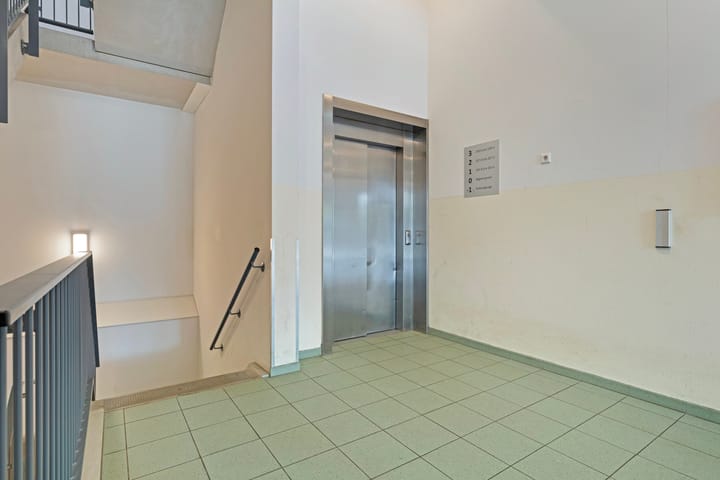 Foto 11 van Middenweg 259-B