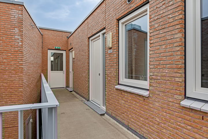 Foto 12 van Middenweg 259-B