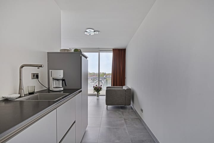 Foto 19 van Middenweg 259-B